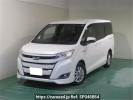 Toyota Noah ZWR80G