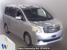 Toyota Noah ZRR70G