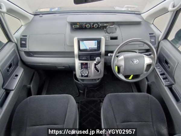 Used 2008 AT toyota voxy ZRR70G Image[17]