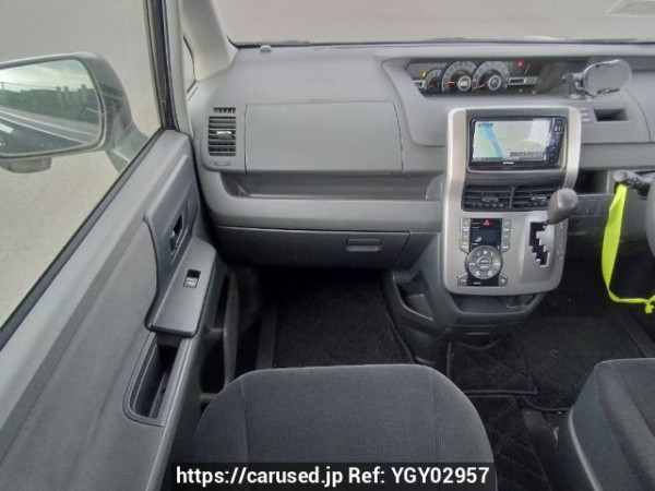 Used 2008 AT toyota voxy ZRR70G Image[18]