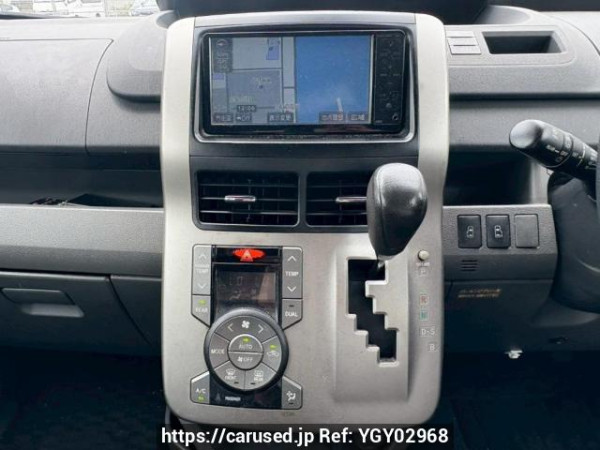 Used 2009 AT toyota noah ZRR70W Image[24]
