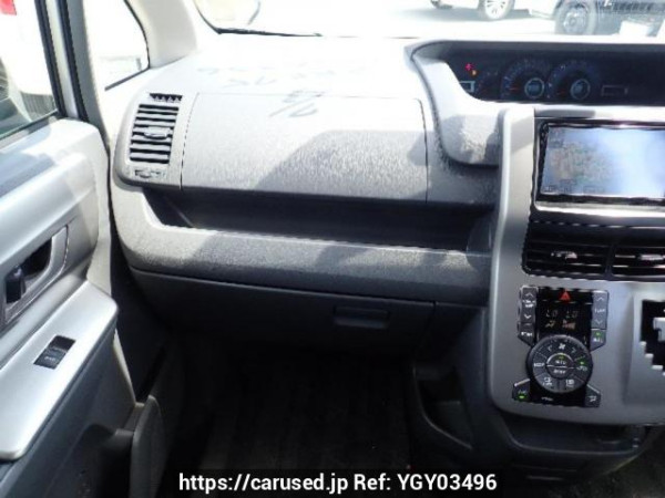 Used 2008 AT toyota voxy ZRR75W Image[17]