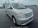 Toyota Noah ZRR70G
