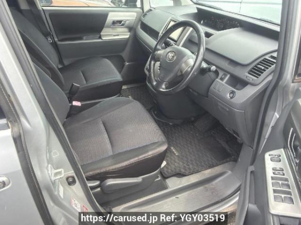 Used 2009 AT toyota voxy ZRR70W Image[11]