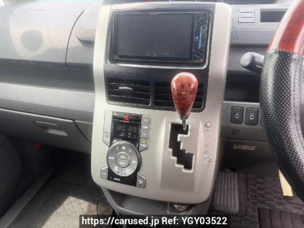Used 2009 AT toyota voxy ZRR70W Image[12]