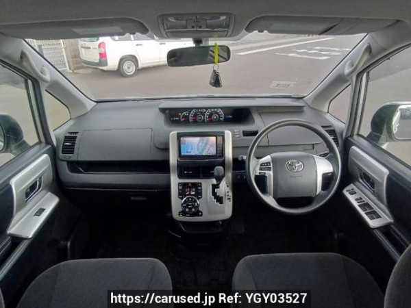 Used 2010 AT toyota noah ZRR70G Image[17]