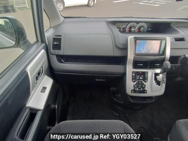 Used 2010 AT toyota noah ZRR70G Image[18]