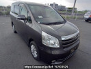 Toyota Noah ZRR75G