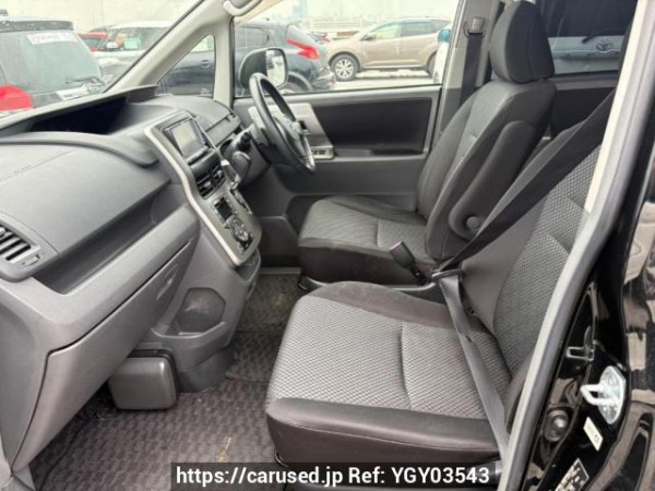 Used 2007 AT toyota noah ZRR70W Image[13]