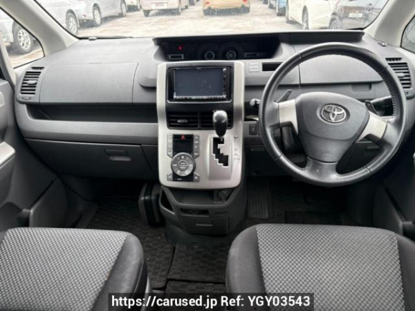 Used 2007 AT toyota noah ZRR70W Image[17]