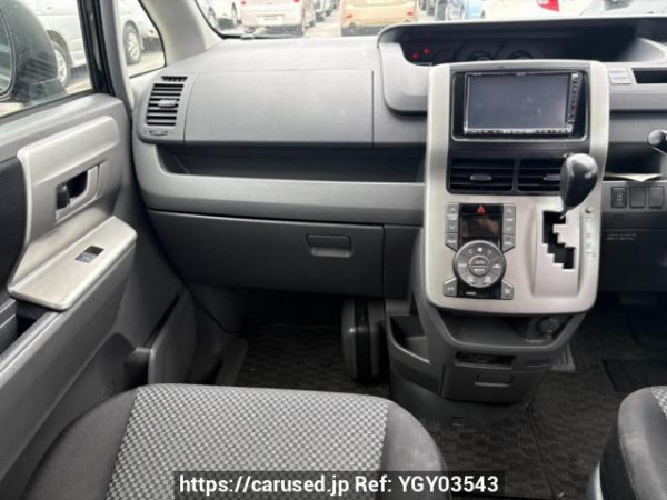Used 2007 AT toyota noah ZRR70W Image[18]