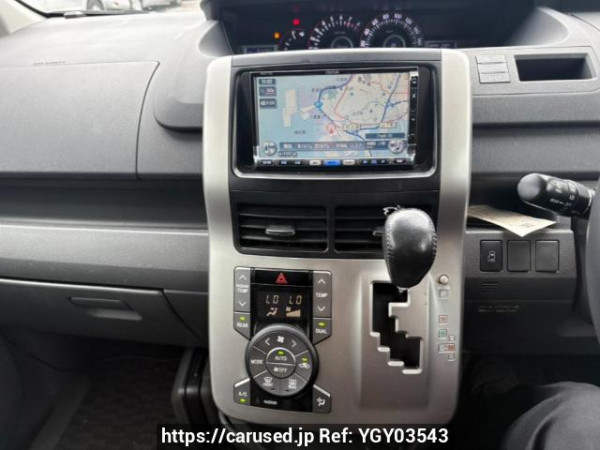 Used 2007 AT toyota noah ZRR70W Image[19]