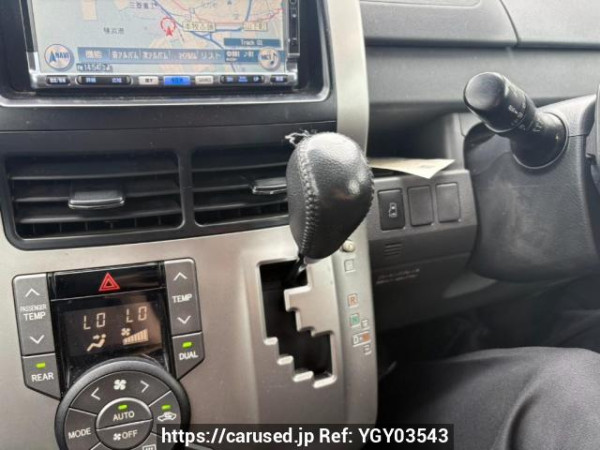 Used 2007 AT toyota noah ZRR70W Image[23]