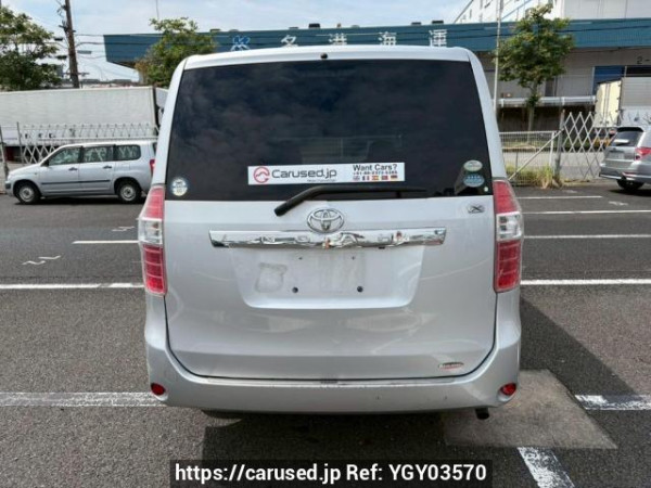 Used 2007 AT toyota noah ZRR70G Image[5]