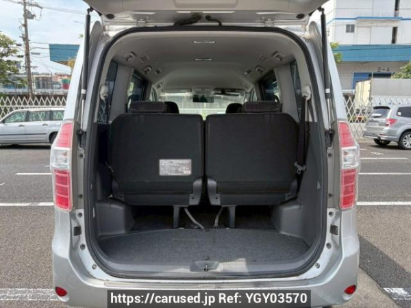 Used 2007 AT toyota noah ZRR70G Image[8]