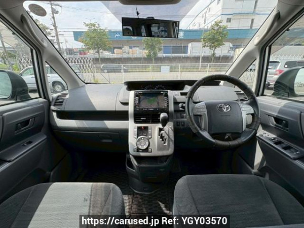 Used 2007 AT toyota noah ZRR70G Image[19]
