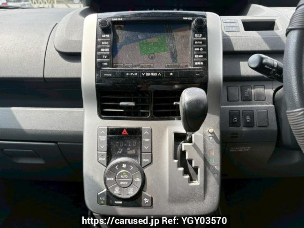 Used 2007 AT toyota noah ZRR70G Image[24]