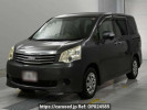 Toyota Noah ZRR70G