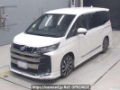 Toyota Noah ZWR90W