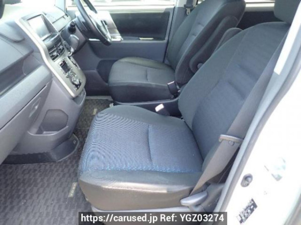 Used 2010 AT toyota voxy ZRR70W Image[10]