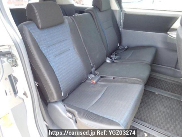 Used 2010 AT toyota voxy ZRR70W Image[11]