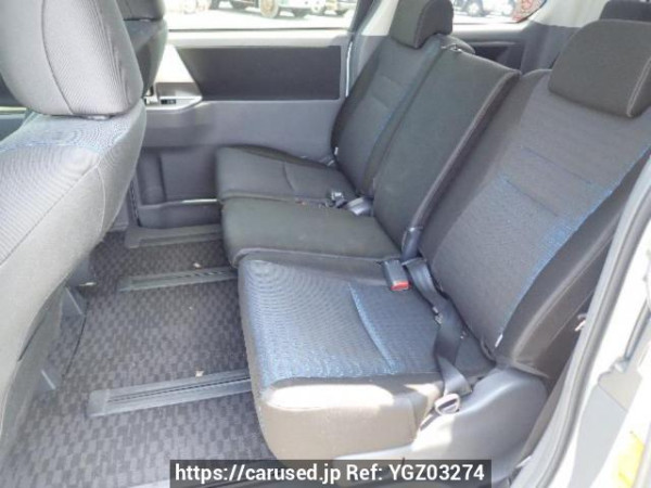 Used 2010 AT toyota voxy ZRR70W Image[12]