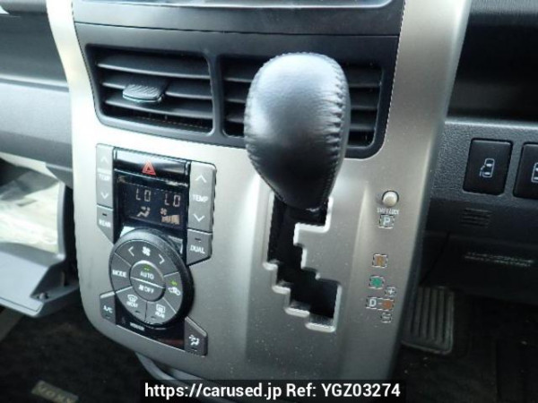 Used 2010 AT toyota voxy ZRR70W Image[22]