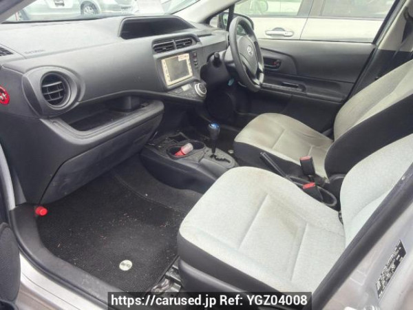 Used 2017 AT toyota aqua NHP10 Image[9]