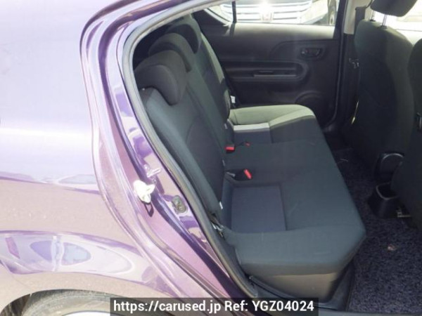 Used 2017 AT toyota aqua NHP10 Image[11]