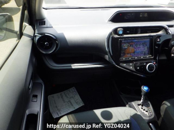 Used 2017 AT toyota aqua NHP10 Image[13]