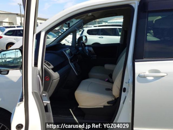 Used 2009 AT toyota noah ZRR75W Image[13]