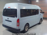 Used 2005 AT toyota regiusace-van TRH221K Image[1]