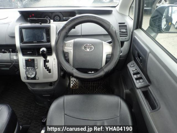 Used 2010 AT toyota noah ZRR70G Image[24]