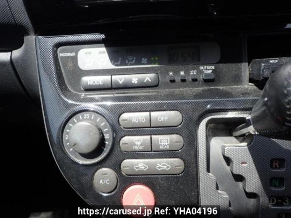 Used 2004 AT toyota wish ZNE10G Image[31]