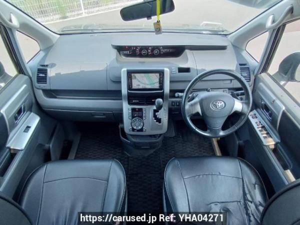 Used 2009 AT toyota voxy ZRR70W Image[18]