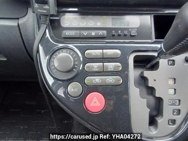 Used 2004 AT toyota wish ZNE10G Image[22]