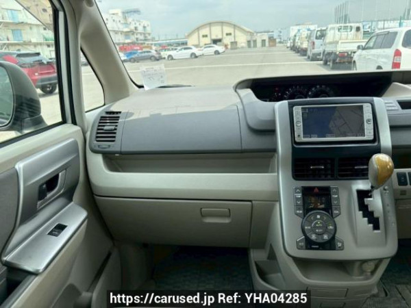 Used 2009 AT toyota noah ZRR70W Image[18]