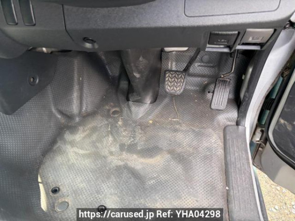 Used 2005 AT toyota regiusace-van KDH200V Image[10]