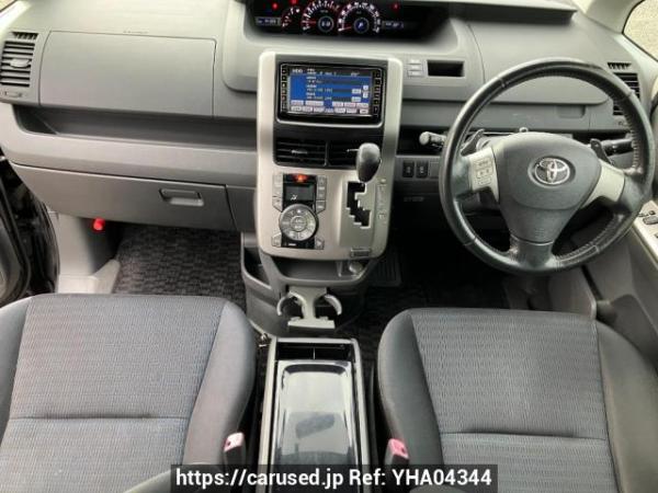 Used 2009 AT toyota voxy ZRR70W Image[14]
