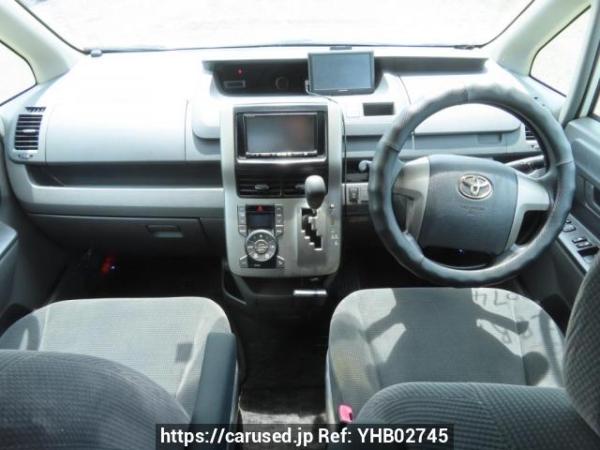 Used 2008 AT toyota voxy ZRR70G Image[17]