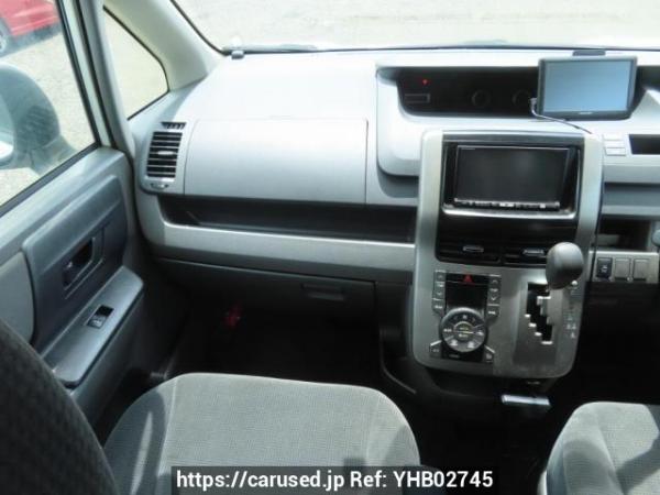 Used 2008 AT toyota voxy ZRR70G Image[18]
