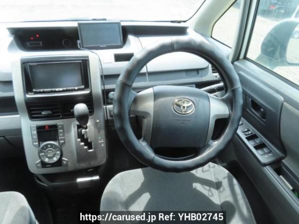 Used 2008 AT toyota voxy ZRR70G Image[20]