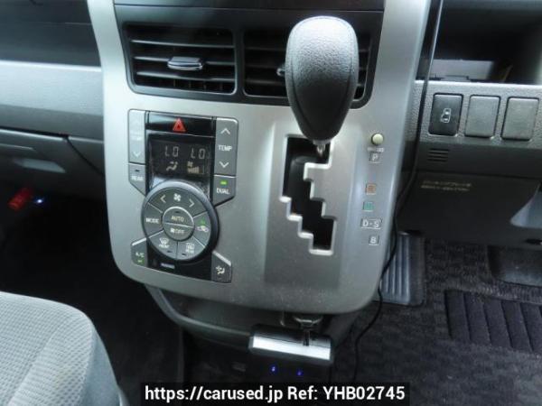 Used 2008 AT toyota voxy ZRR70G Image[23]