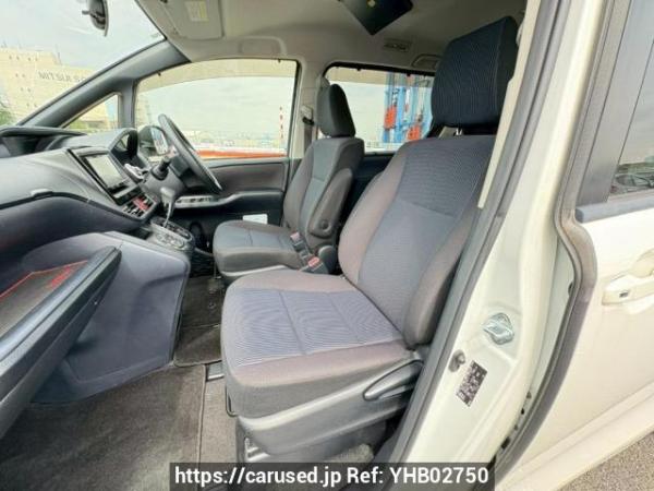 Used 2015 AT toyota voxy ZRR80G Image[13]