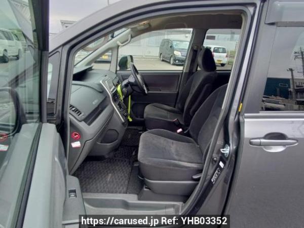 Used 2009 AT toyota noah ZRR70G Image[13]