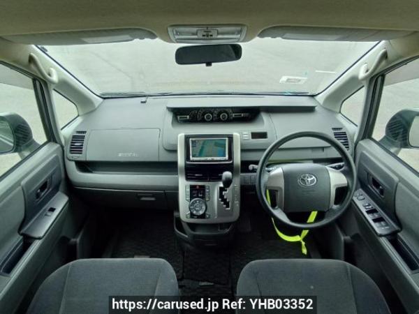 Used 2009 AT toyota noah ZRR70G Image[17]