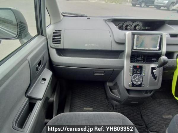 Used 2009 AT toyota noah ZRR70G Image[18]