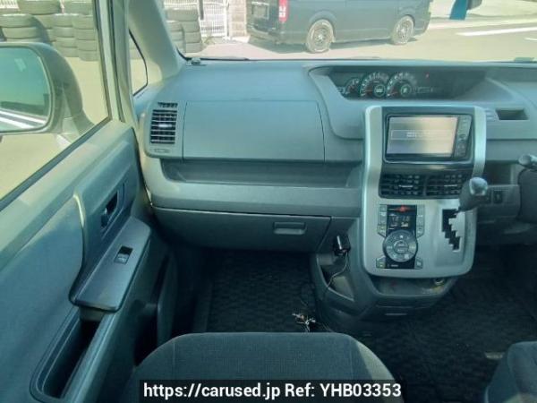 Used 2009 AT toyota noah ZRR70G Image[19]