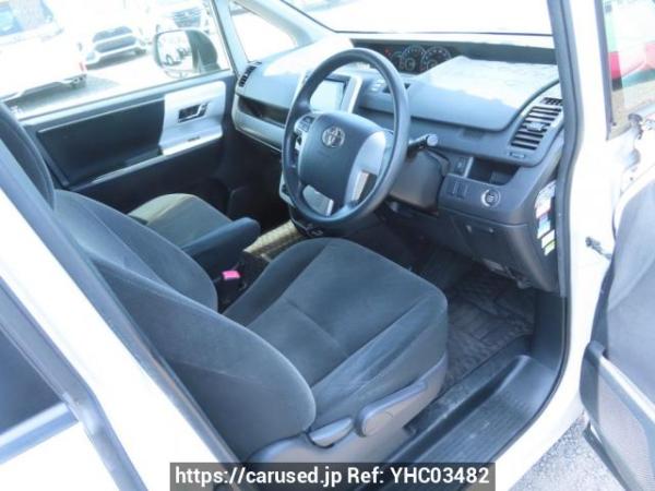 Used 2013 AT toyota noah ZRR70G Image[14]