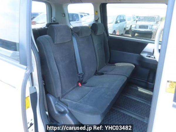 Used 2013 AT toyota noah ZRR70G Image[18]